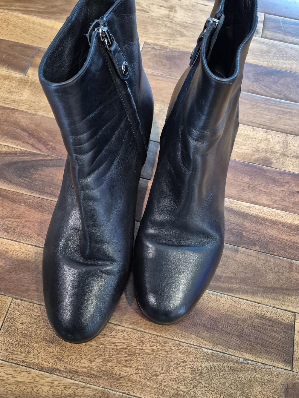 Women’s Black Leather Ankle Boots - Sleek Side-Zip Design